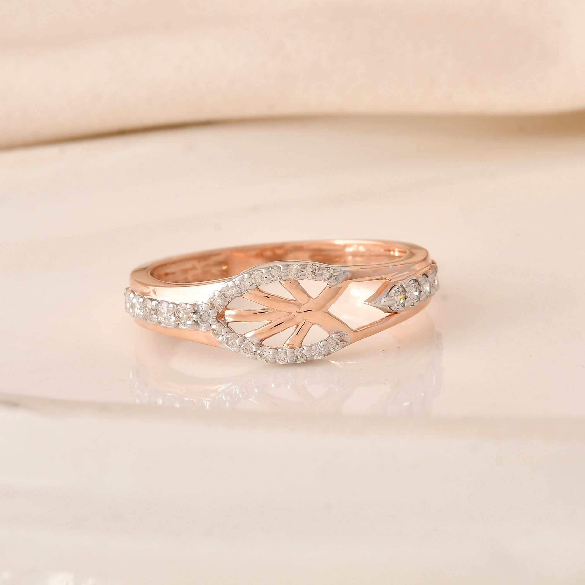 Timeless Gleam: Daily Wear Ring For Women With Brilliant Round Diamonds